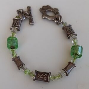 Danon Israeli Signed Vintage Pewter Bracelet Green Glass Bead with Hamsah Toggle